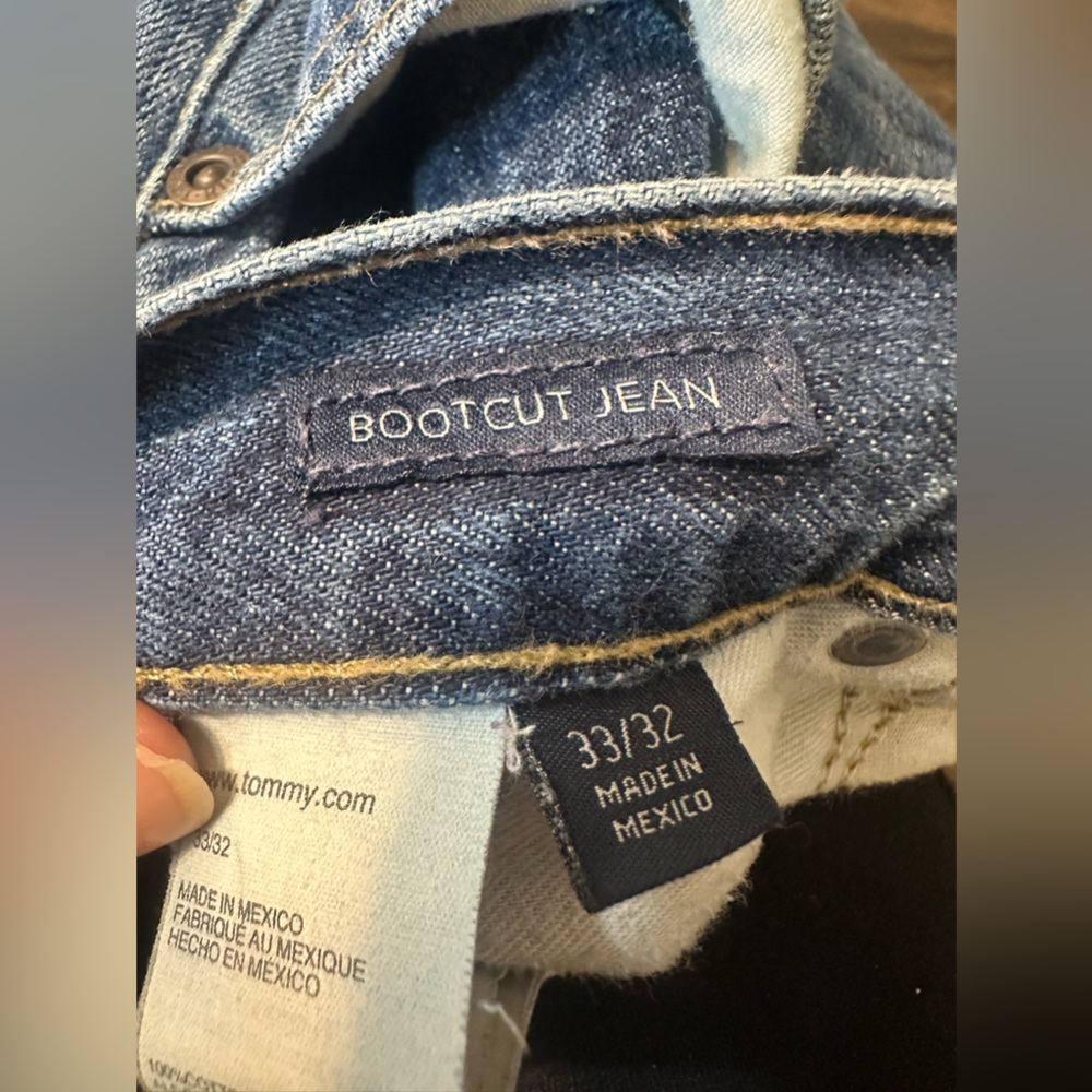 Vintage TOMMY HILFIGER Bootcut Jeans Men's
W33/L32 Fade Effect Whiskers Zip Fly - Picture 5 of 12